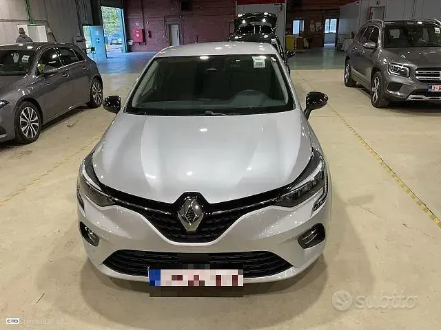 Usata Renault Clio V Techno 90 CV (66 kW) 2022 Grigio Berlina