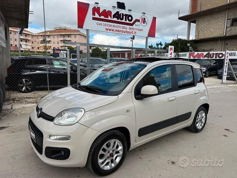 Beige Usata 2012 Fiat Panda Lounge Tre volumi | 5800 € (Cara) - Immagine 1/4