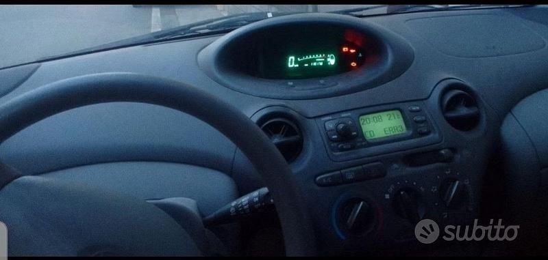 Usata Toyota Yaris 2002 Berlina