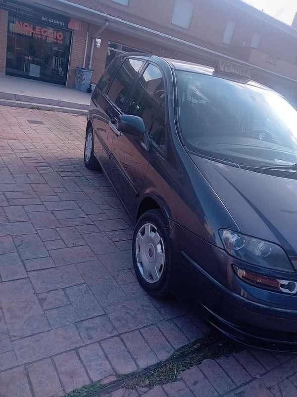 Blu/azzurro Usata 2009 Fiat Ulysse Dynamic Monovolume | 2990 € (Buon prezzo) - Immagine 1/4