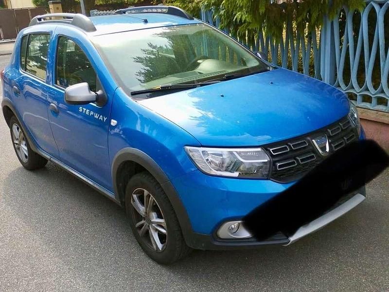 Blu/azzurro Usata 2019 Dacia Sandero Due volumi | 8900 € (Buon prezzo) - Immagine 1/4