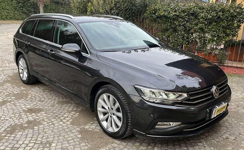 Usata VW Passat Business 120 CV (88 kW) 2020 Manganese Station wagon