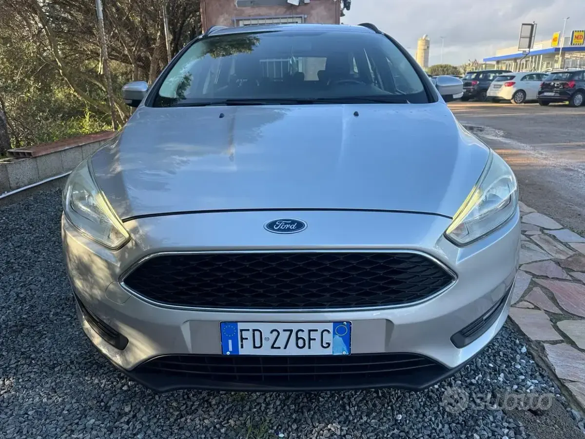 Usata Ford Focus Titanium 120 CV (88 kW) 2016 Grigio Station wagon