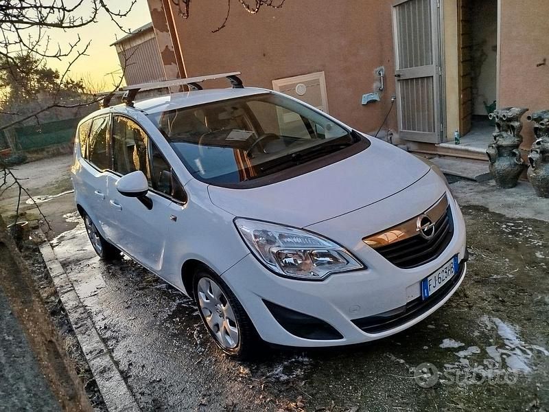 Usata Opel Meriva 95 CV (69 kW) 2013 Bianco Monovolume