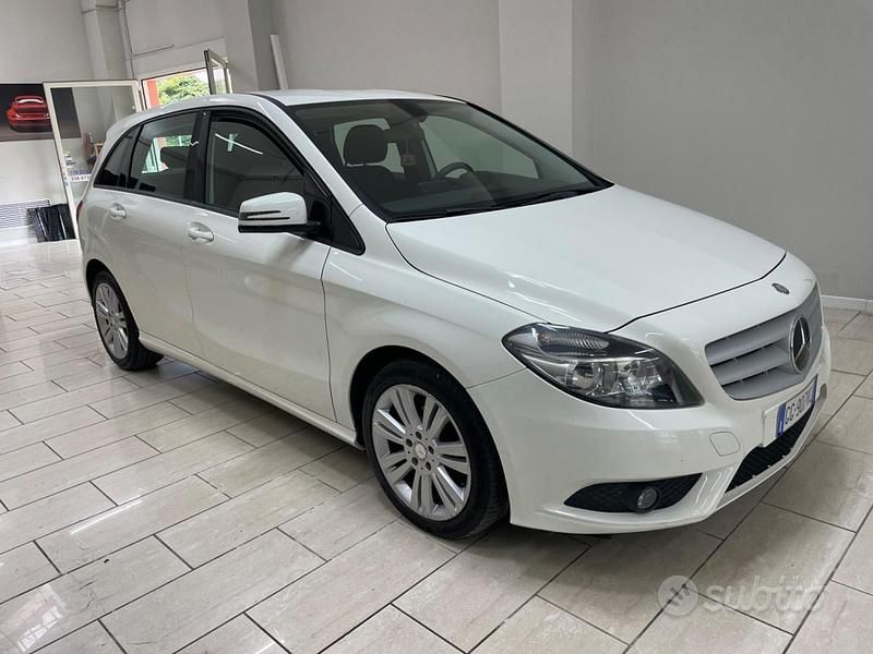 Usata Mercedes B180 Executive 108 CV (79 kW) 2014 Bianco Monovolume