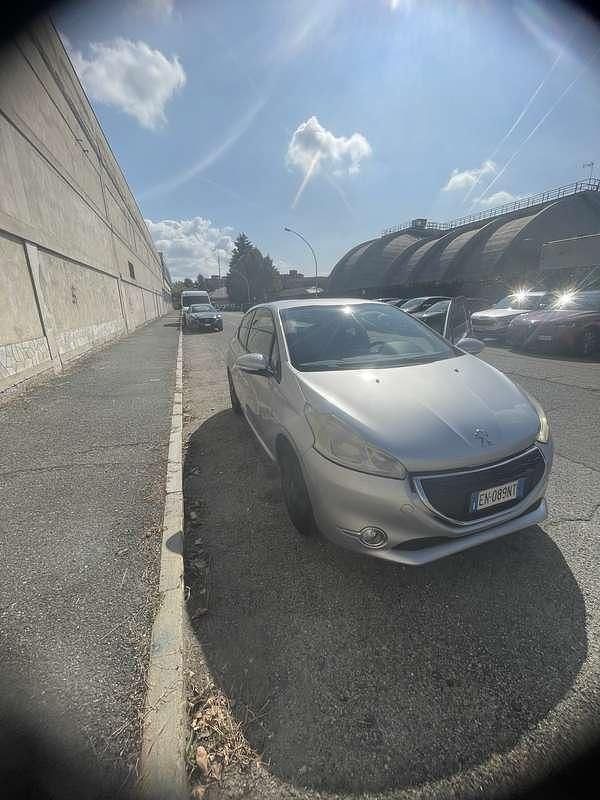Usata Peugeot 208 Access 68 CV (50 kW) 2012 Grigio Utilitaria