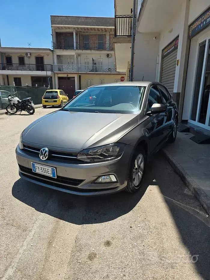 Usata VW Polo Comfortline 90 CV (66 kW) 2019 Grigio Utilitaria