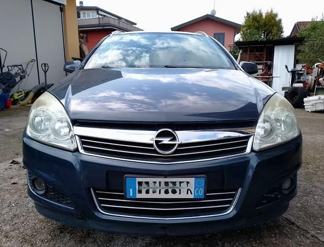 Usata Opel Astra 115 CV (84 kW) 2012 Grigio Station wagon