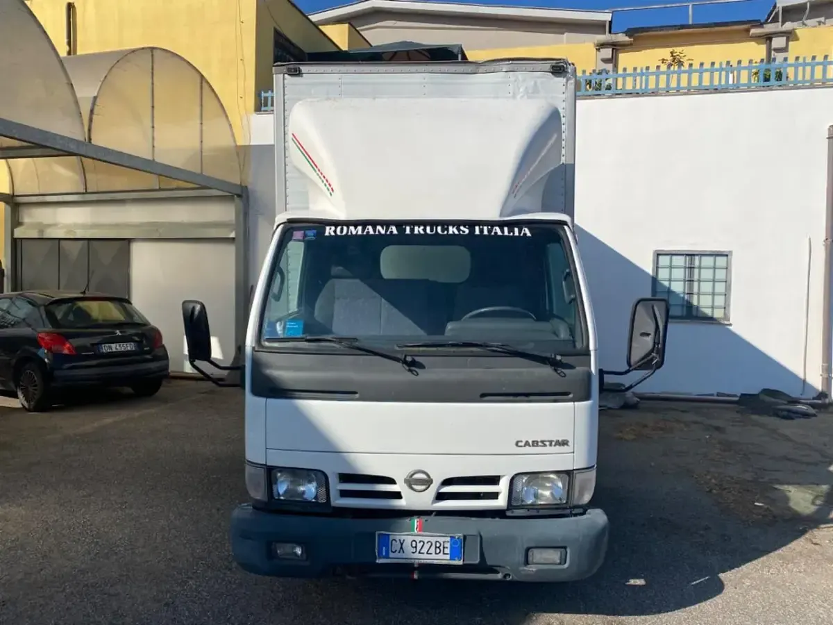 Usata Nissan Cabstar 125 CV (91 kW) 2005 Bianco Pick-up