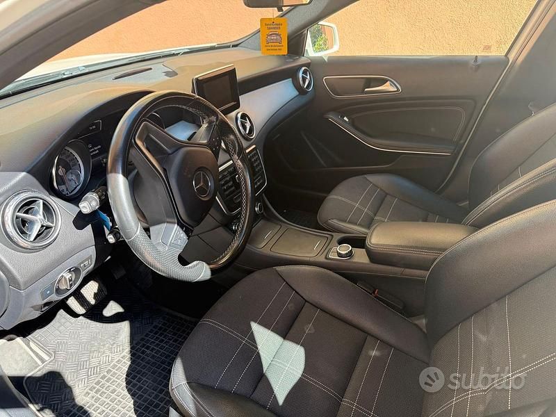Usata Mercedes GLA180 110 CV (80 kW) 2016 SUV