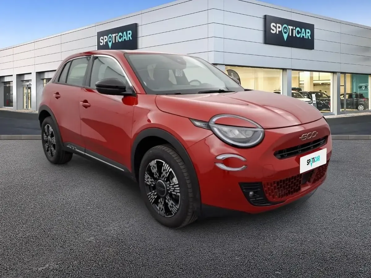 Usata Fiat 600 145 CV (106 kW) 2025 Rosso SUV