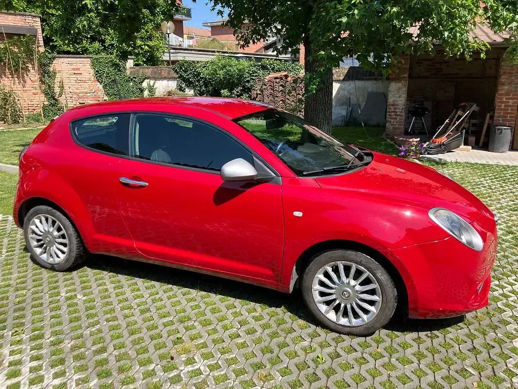 Usata Alfa Romeo MiTo Impression 69 CV (50 kW) 2015 Rosso Utilitaria
