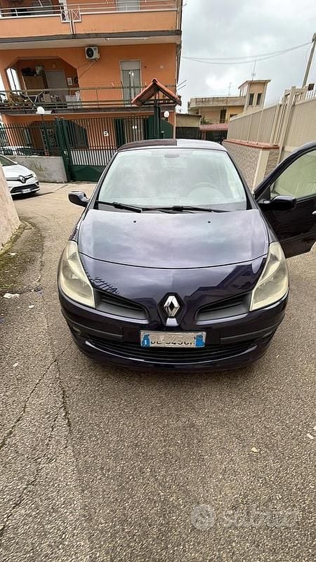 Usata Renault Clio II 85 CV (62 kW) 2007 Blu Berlina