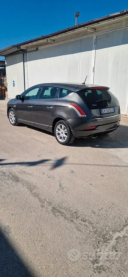 Usata Lancia Delta Silver 120 CV (88 kW) 2014 Grigio Utilitaria