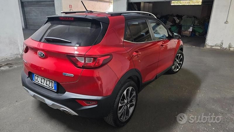 Usata Kia Stonic 100 CV (73 kW) 2021 Rosso SUV