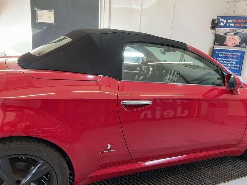 Begagnad Alfa Romeo Spider 185 HK (136 kW) 2007 Röd Cab
