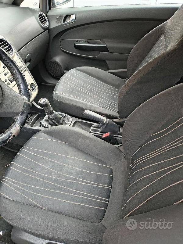 Usata Opel Corsa 60 CV (44 kW) 2008 Utilitaria