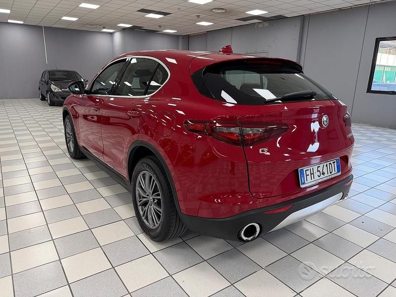 Rosso Usata 2017 Alfa Romeo Stelvio Super SUV | 17.990 € (Buon prezzo) - Immagine 1/4