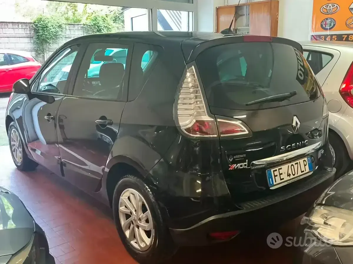 Usata Renault Scénic XMOD 110 CV (80 kW) 2016 Nero Monovolume