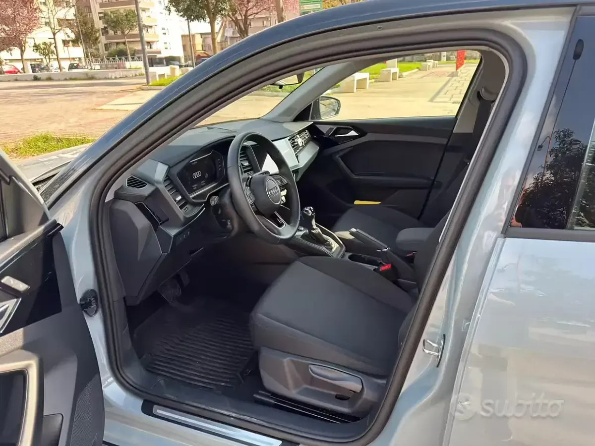 Gebraucht Audi A1 116 PS (85 kW) 2025 Grau SUV