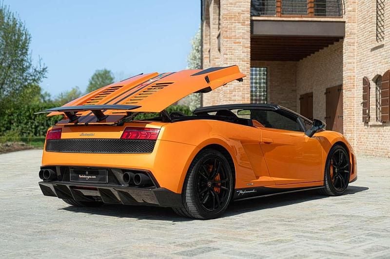 Usata Lamborghini Gallardo 570 CV (419 kW) 2011 Arancione Coupé