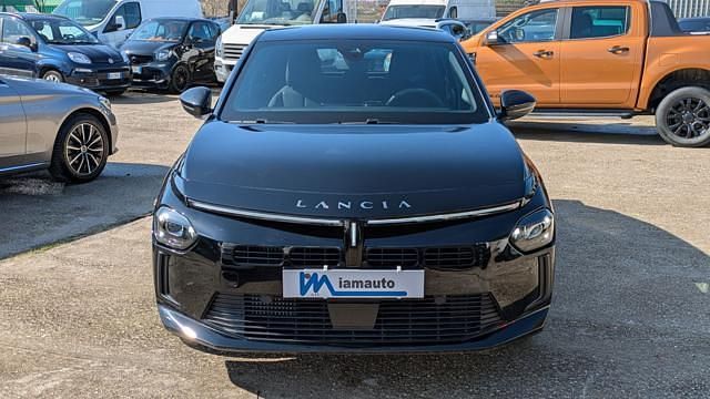 Usata Lancia Ypsilon 101 CV (74 kW) 2025 Nero Utilitaria