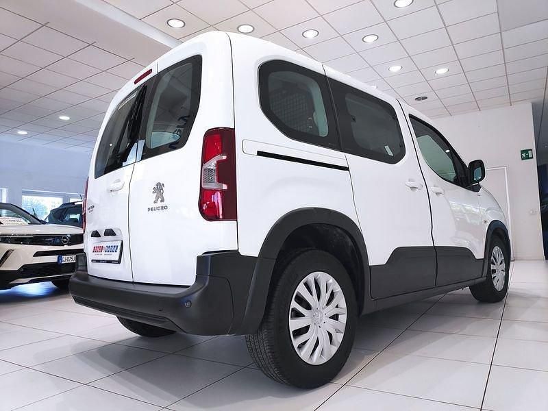 Usata Peugeot Rifter Active 101 CV (74 kW) 2021 Bianco Monovolume