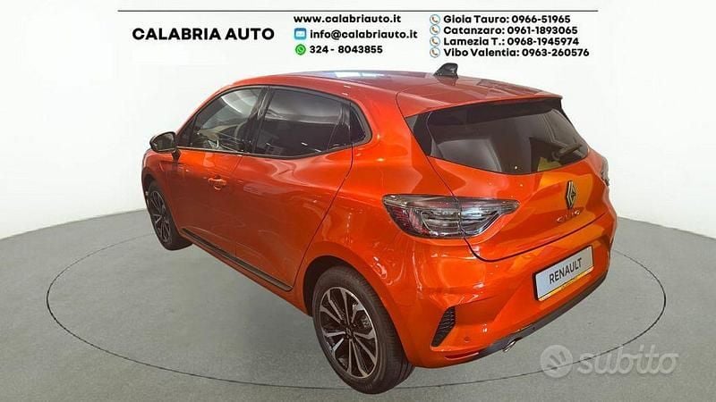 Ny Renault Clio V Techno 101 HK (74 kW) 2025 Orange Sedan