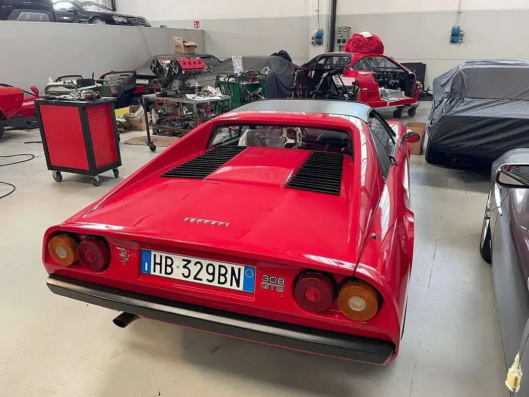 Usata Ferrari 308 254 CV (186 kW) 1980 Rosso Cabrio
