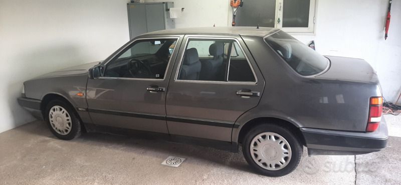 Usata 1990 Lancia Thema Tre volumi | 4000 € - Immagine 1/4
