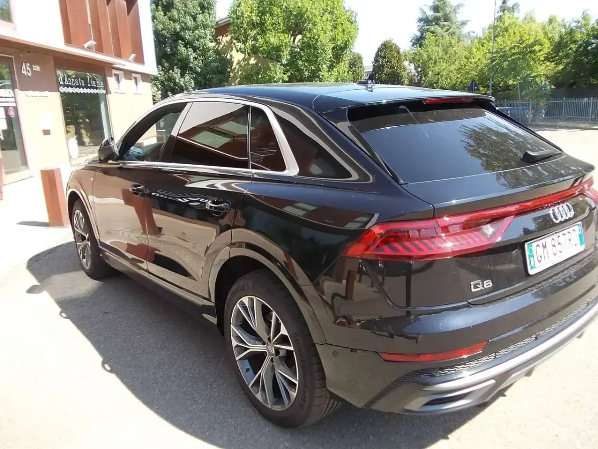Usata Audi Q8 231 CV (169 kW) 2020 Nero SUV