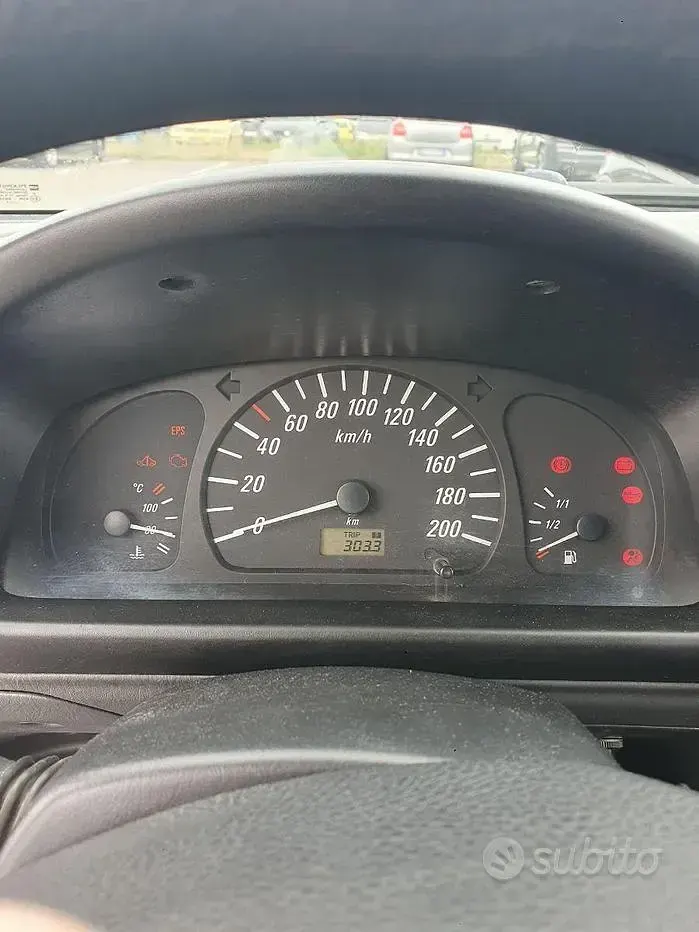 Usata Opel Agila 58 CV (42 kW) 2002 Blu Monovolume