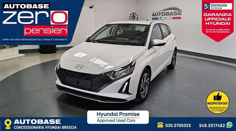 Atlas white Nuova 2025 Hyundai i20 Due volumi | 16.900 € (Buon prezzo) - Immagine 1/3