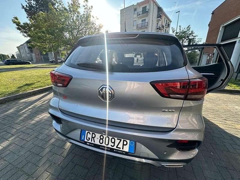 Usata MG ZS Luxury 106 CV (77 kW) 2023 Argento SUV