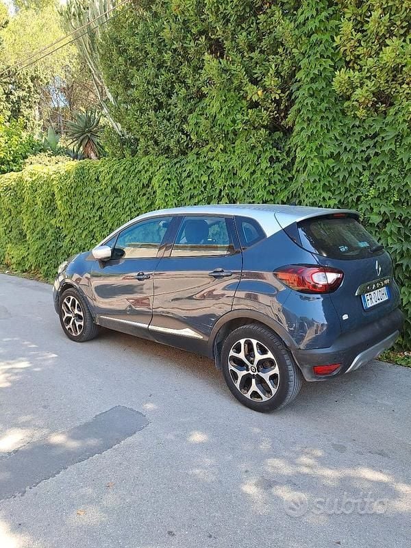 Usata Renault Captur 90 CV (66 kW) 2016 Blu SUV