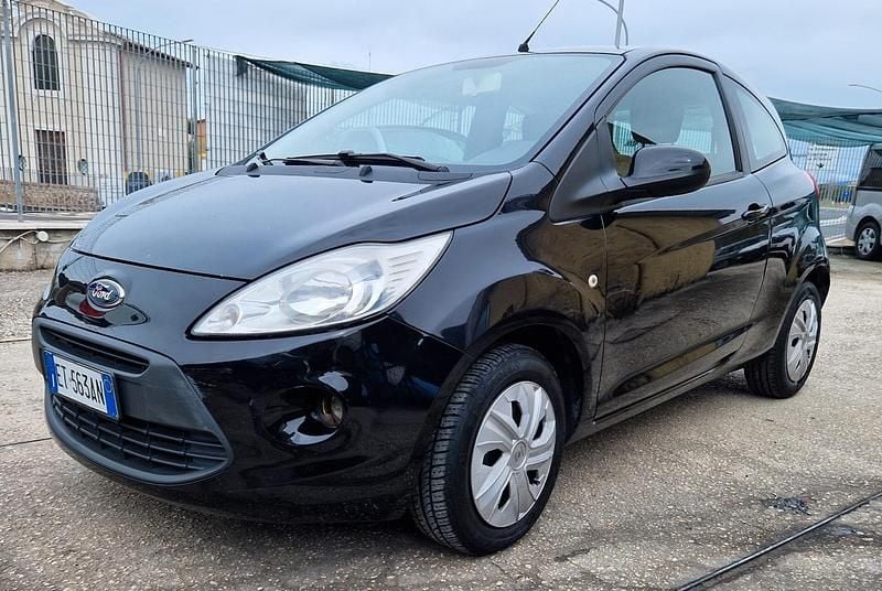 Usata Ford Ka 75 CV (55 kW) 2013 Nero Utilitaria