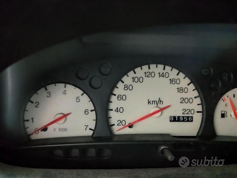 Usata Ford Fiesta 75 CV (55 kW) 1998 Grigio Utilitaria