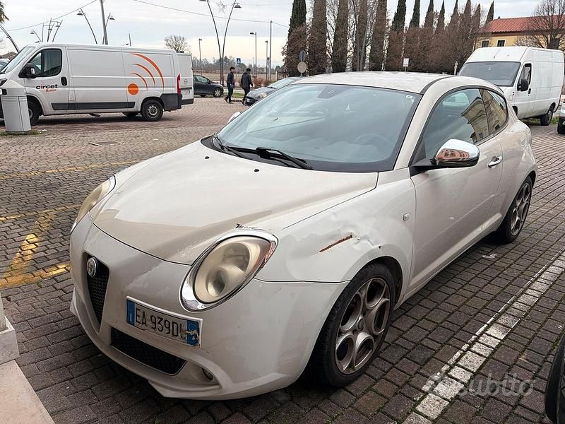 Bianco Usata 2009 Alfa Romeo MiTo Due volumi | 1000 € (Super prezzo) - Immagine 1/3