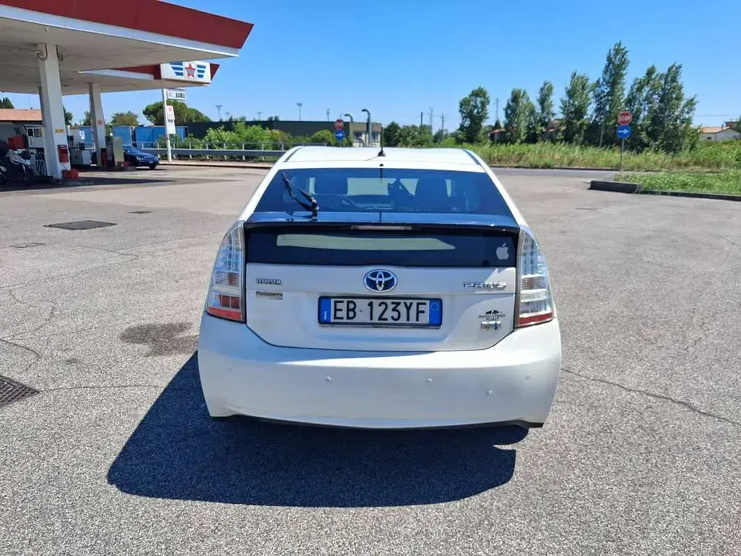 Usata Toyota Prius Active 99 CV (72 kW) 2010 Bianco Utilitaria
