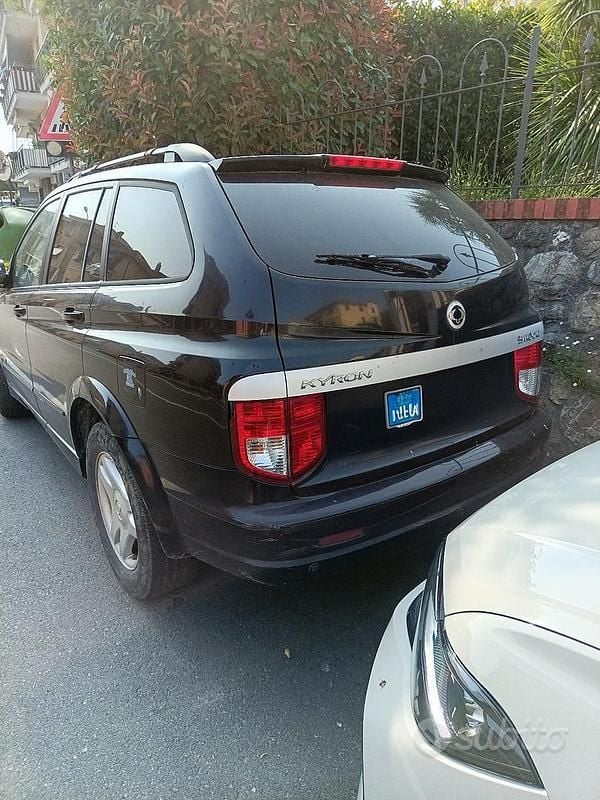 Usata Ssangyong (KGM) Kyron 141 CV (103 kW) 2008 Nero SUV