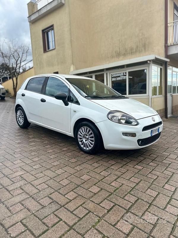 Usata Fiat Punto Lounge 75 CV (55 kW) 2013 Bianco Berlina