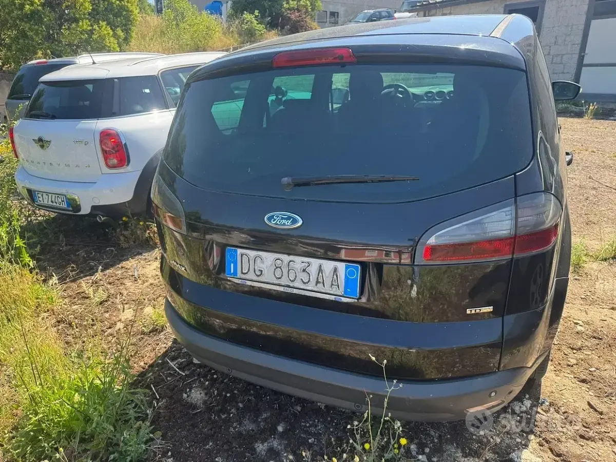 Usata Ford S-MAX Titanium 140 CV (102 kW) 2008 Nero Monovolume