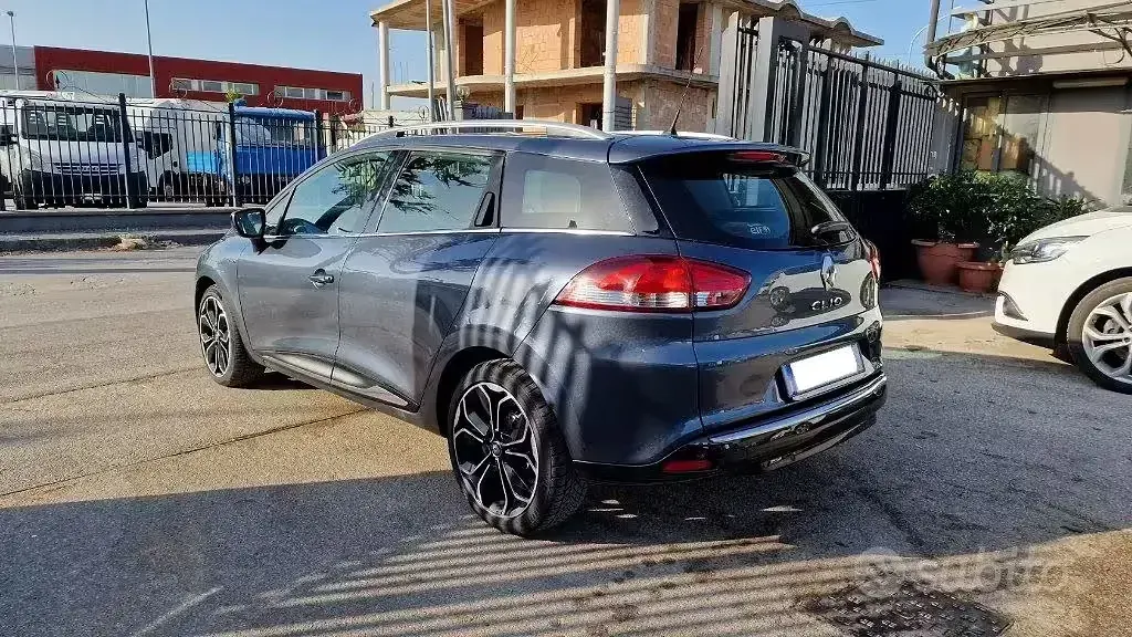 Usata Renault Clio 90 CV (66 kW) 2018 Grigio Station wagon
