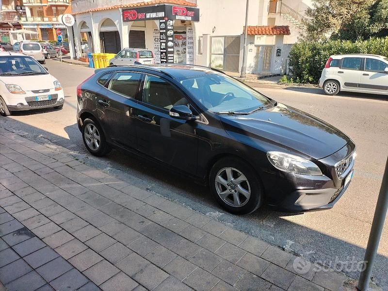 Usata Volvo V40 CC 114 CV (83 kW) 2015 Nero Station wagon