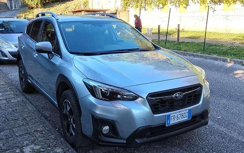 Usata Subaru XV Style 114 CV (83 kW) 2018 Argento SUV