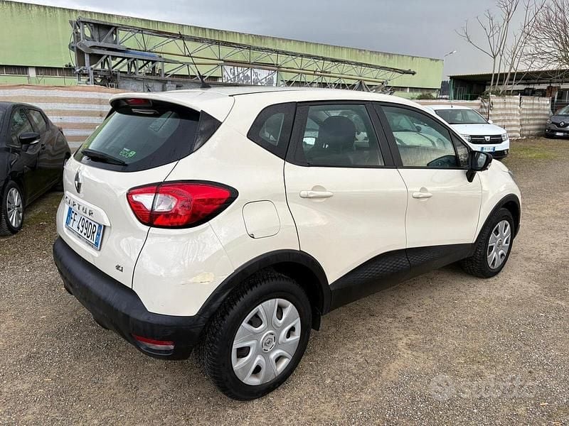 Usata Renault Captur Life 90 CV (66 kW) 2016 Beige SUV