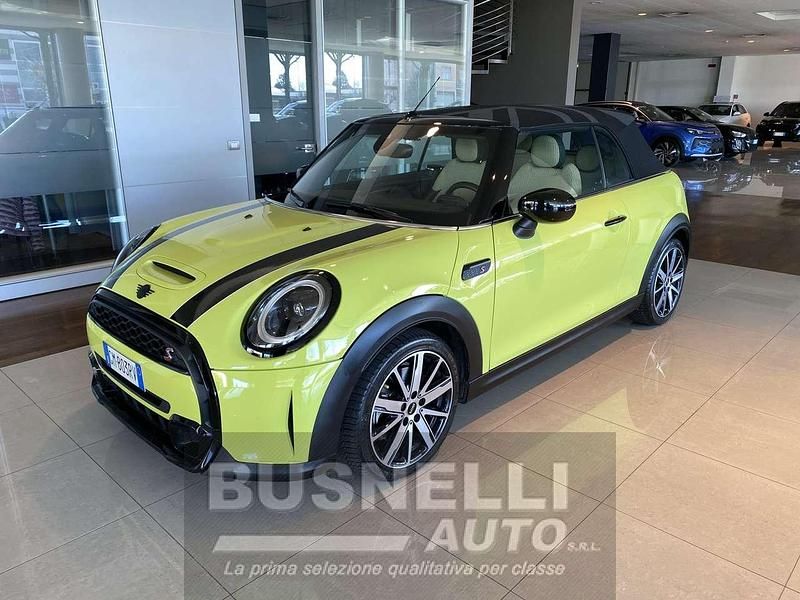 Usata Mini Cooper S Cabriolet Classic 178 CV (130 kW) 2023 Zesty yellow Cabrio