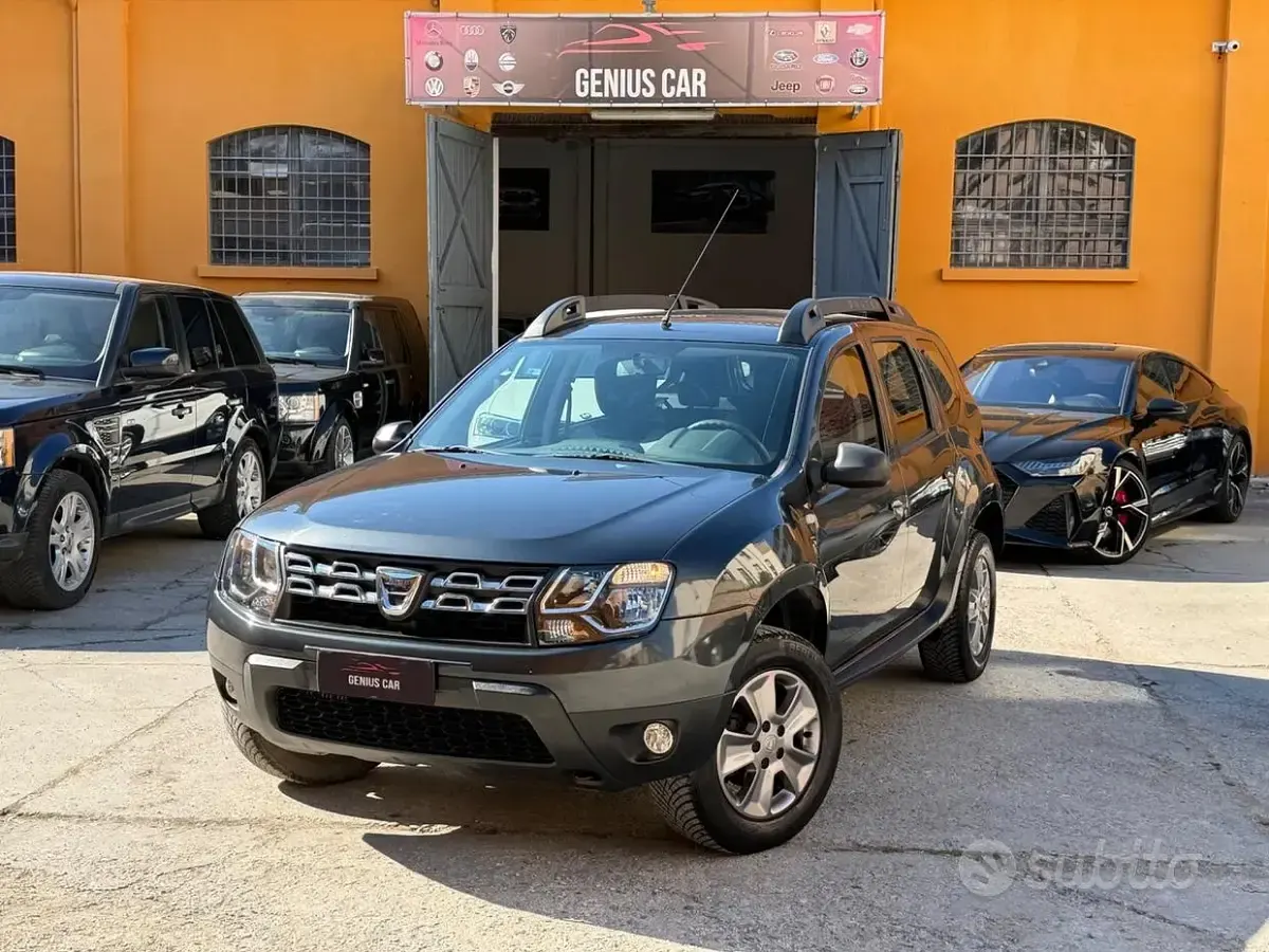 Usata Dacia Duster Lauréate 110 CV (80 kW) 2016 Grigio SUV