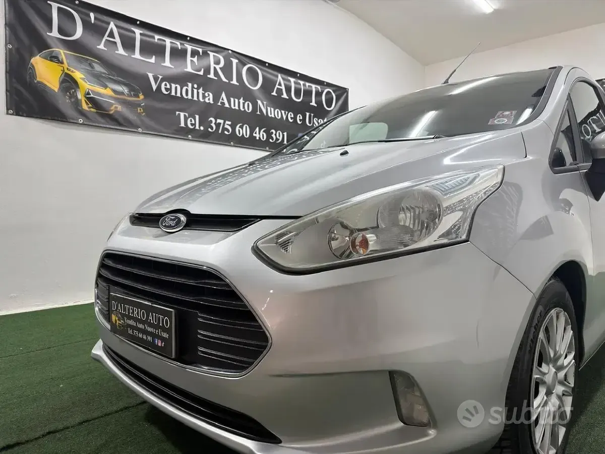 Usata Ford B-MAX Titanium 75 CV (55 kW) 2015 Grigio Monovolume