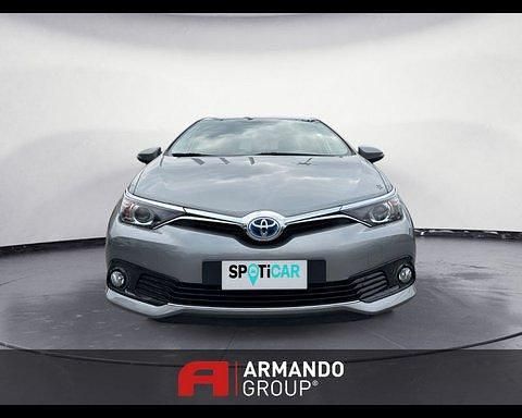 Usata Toyota Auris Hybrid Cool 136 CV (100 kW) 2016 Grigio Utilitaria